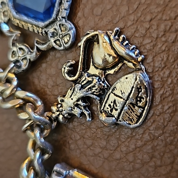 Vintage Medieval Renaissance Castlecore Shield Glass Charm Chain Bracelet - Picture 6 of 15